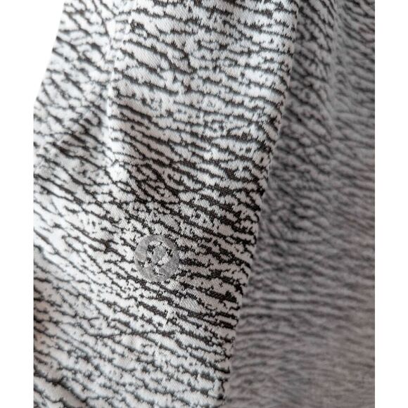 LULULEMON ATHLETICA Knot Your Typical Tank 'Medium Support A/B Cup' Size 4 - Picture 6 of 6